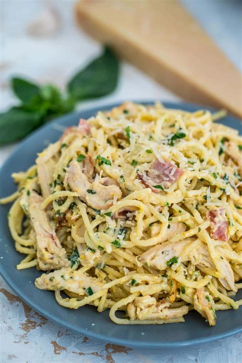 Best Chicken Carbonara Pasta Recipe [video] Sandsm