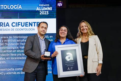 UNAB entregó los Premios Alumni en el marco de la celebración de los 35