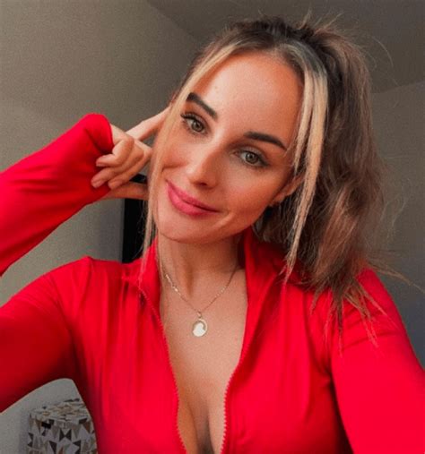 Kim Jest Julia Wiek Love Island Instagram Obcas Pl