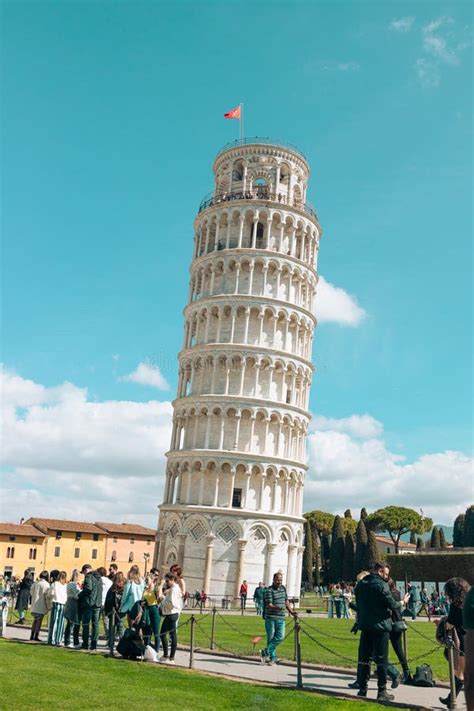 Pisa Italy De Marzo De La Torre Inclinada De Pisa Es El