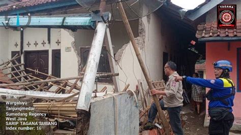 Update Gempa Sumedang Puluhan Rumah Di Desa Cikawung Subang Porak