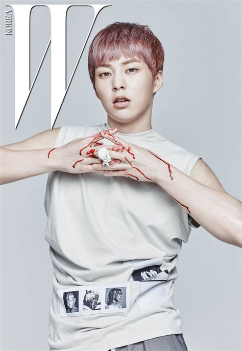 Exo Xiumin Bares His Abs For Wkorea Daily K Pop News