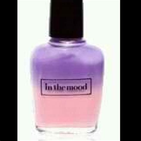 Super fun nail enamel that changes color as you wear it (not due to ...