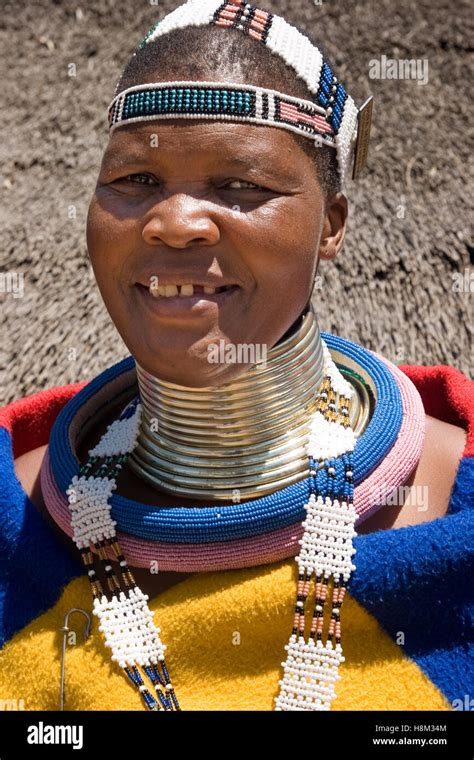 Ndebele hut hi-res stock photography and images - Alamy