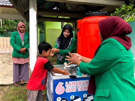 UnimalNews Mahasiswa KKN Kelompok 27 Ajarkan Cuci Tangan Yang Benar