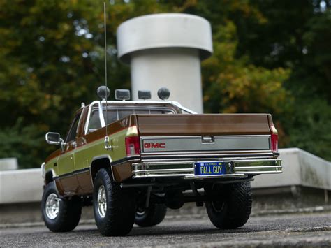 MB TuningCars 1 18 1982 GMC K 2500 Sierra Grande Fall Guy Ein Colt