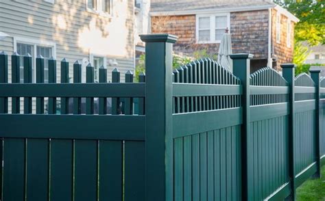 Необычный и интересный дизайн забора загородного дома | Забор для ...