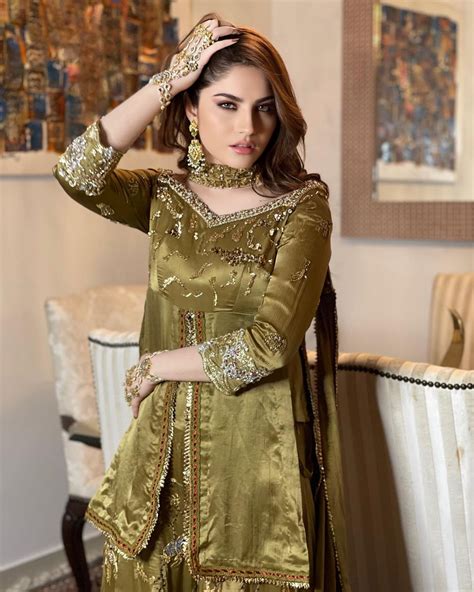 Pakistani Actress Neelam Muneer Rocks The Traditional Look Share Photos