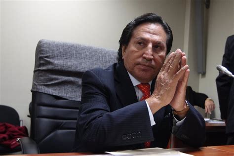 El Expresidente Peruano Alejandro Toledo Se Entrega A Las Autoridades