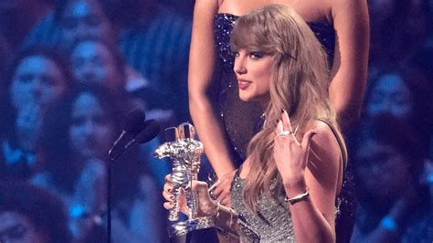 Taylor Swift Is Now The Worlds Richest Female Musician With 1 6