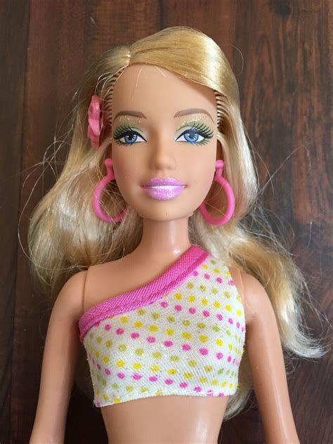 Barbie Beach Big Feet Barbie Doll 4613369970