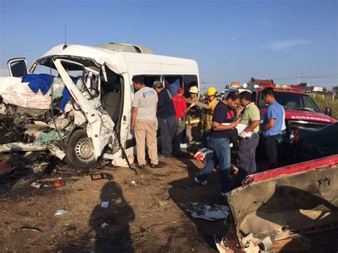 Once Muertos En Carretera De Jalisco Tras Choque De Frente Entre Combi