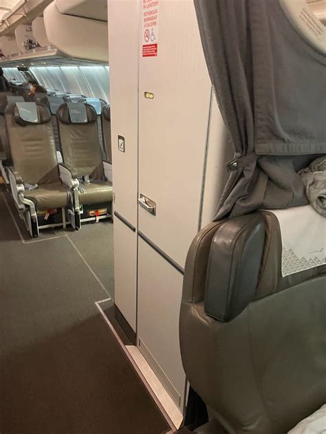 Flight Review Icelandair Business Class Saga Premium B Max