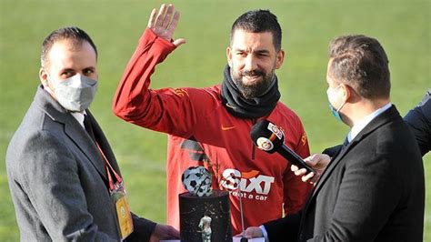 Galatasaray Da Kaptan Arda Turan A Do Um G N S Rprizi Son Dakika