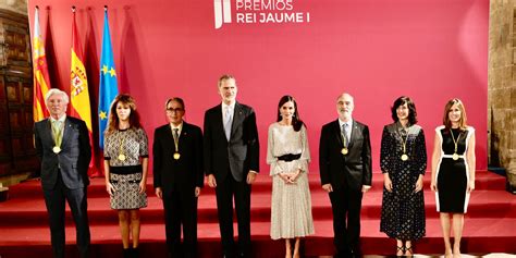 Ceremonia De Entrega De La Edici N Bajo La Presidencia De Sus