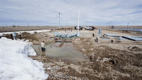 Flood Mud: saving assets from rising waters > Minot Air Force Base > Article Display