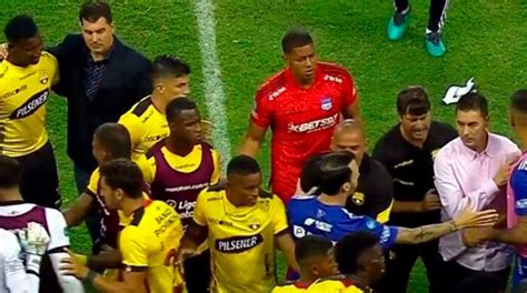 Emelec vs Barcelona se suspendió por incidentes en el estadio George