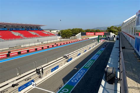 F1 Gp De France 200000 Spectateurs Attendus Sous Un Soleil De Plomb