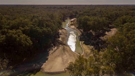 Australia's Worsening Drought: Key Waterways Run Dry as Thirsty Towns ...