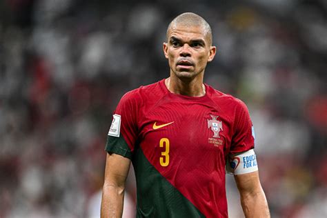 Pepe El Futbolista De Portugal Con Pasado Oscuro Que Juega A Los 39