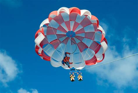 Parasailing In Cancun