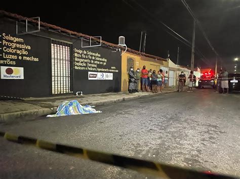 Homem Morto A Tiros Na Porta De Sal O De Beleza Da Esposa Ap S