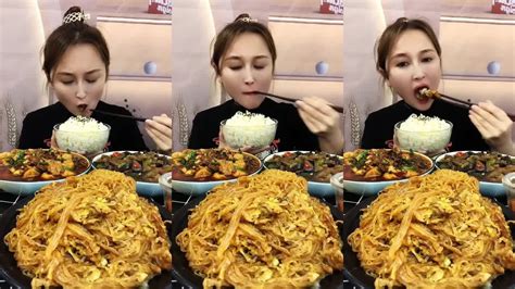 Real Mukbang Eating Show Fried Vegetable Noodles Roasted Pork