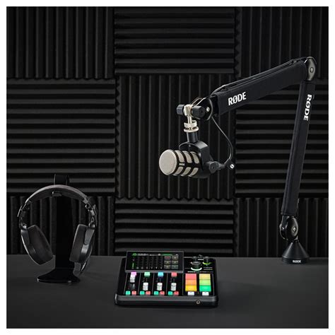 Rode RodeCaster Duo Solo Podcasting Bundle Gear4music