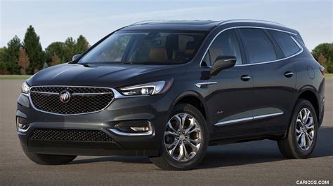 Buick Enclave Avenir | 2018MY | Front Three-Quarter