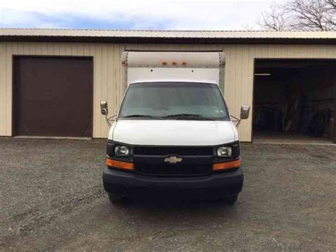 Chevrolet 2003 Van Box Trucks