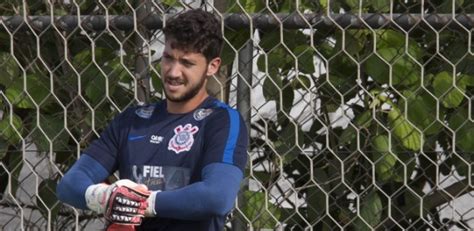 Goleiro Do Corinthians Assaltado Por Seis Homens Ap S Rev S Na Arena