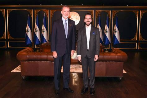 Bukele se reunió con el rey de España Felipe VI quien no visitaba El