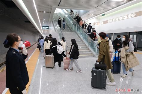 便捷！高铁机场无缝换乘 吴圩机场站客流增长南宁市动车旅客新浪新闻