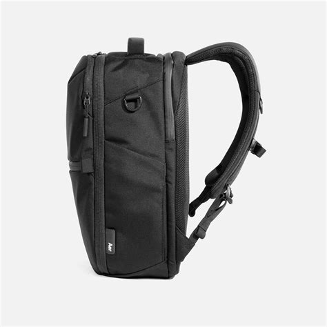 City Pack Pro - Black — Aer | Modern gym bags, travel backpacks and laptop backpacks designed ...