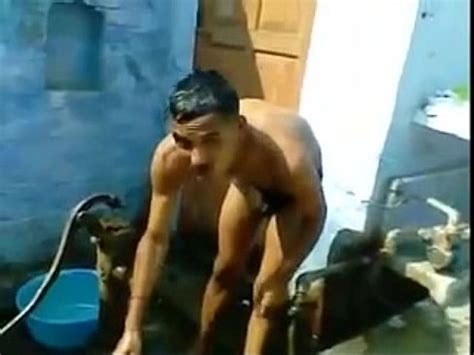 Indian Boy Bulge While Bathing Xvideos