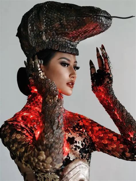 Potret Ayu Maulida Pakai Kostum Bertema Komodo Di Ajang Miss Universe