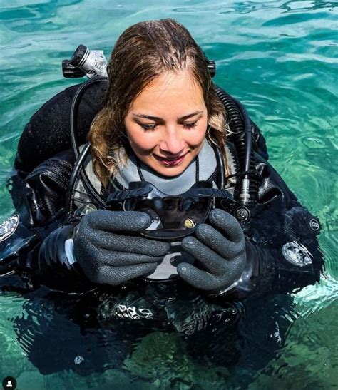 Pin By Håkan L On Drysuit Scuba Girl Wetsuit Scuba Diver Girls Scuba Girl