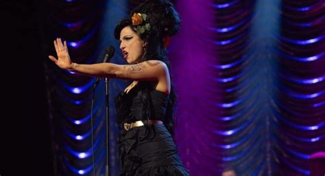 Filme Biogr Fico Sobre Amy Winehouse Chega Aos Cinemas De Brusque