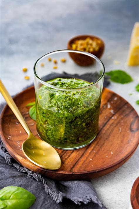 Basic Basil Pesto Sauce Recipe Vierecp