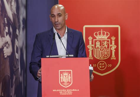 Luis Rubiales Demanda A Wikipedia Para Limpiar Su Imagen