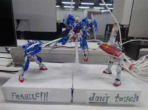 Staff are discussing the luxottica my personal desk update 24