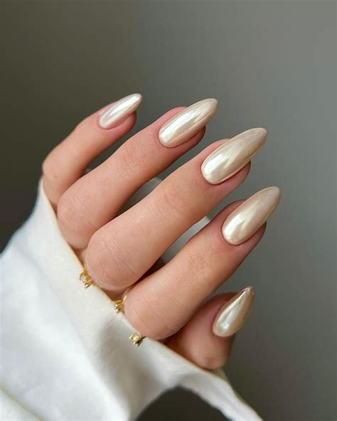 The Vanilla Chrome Manicure Is Summers Hottest Nail Trend Vogue