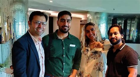 This Indian Dating App Enables Same Sex Couples Book A Restaurant For Their First Date