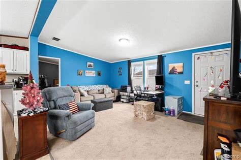 12078 Woodland Ridge Cir South Lyon MI 48178 24 Photos Movoto