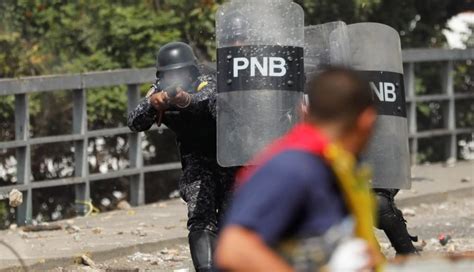 Reprimen Masiva Marcha Opositora Contra Maduro En Caracas Noticias El