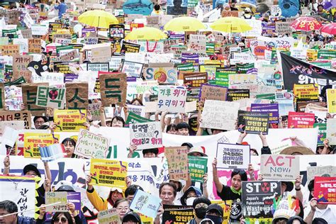 Why South Korea has so many protests, and what that means - Hawaii ...