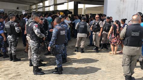 Tumulto Deixa Feridos No Cadastro De Comerciantes Para Festa Das Neves