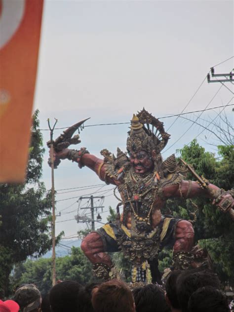 Balinese Perayaan Ogoh Ogoh Di Bali