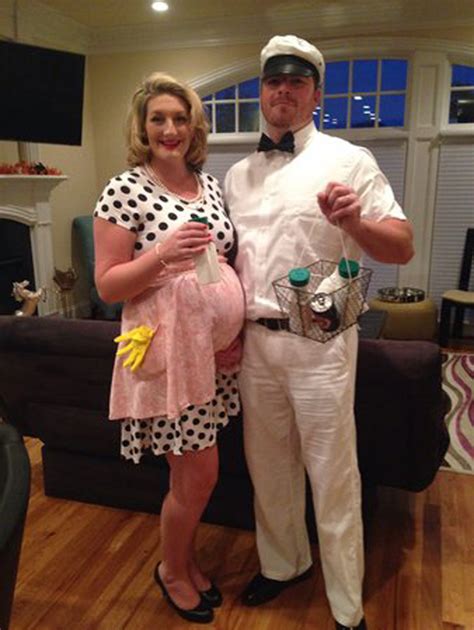 Housewife And Milkman Costume During Pregnancy Pregnant Halloween