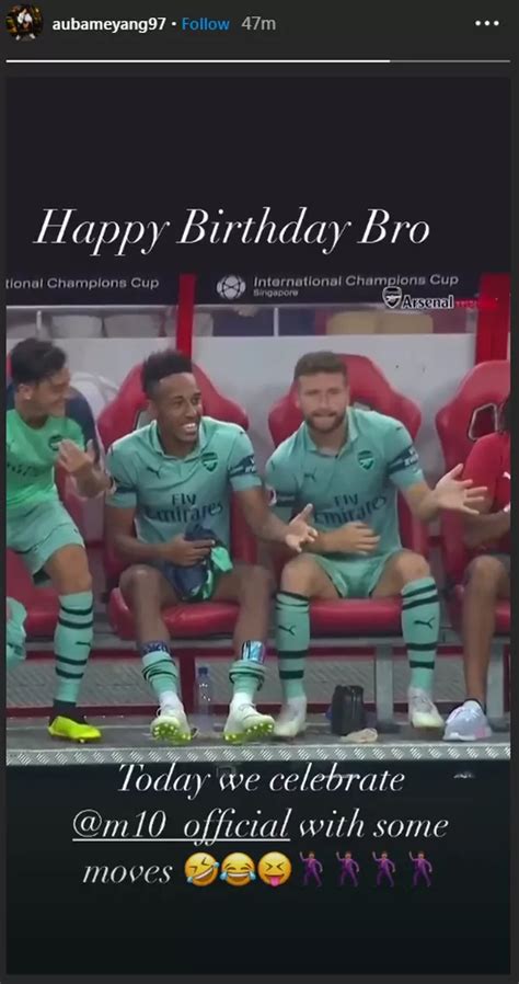 Pierre Emerick Aubameyangs 11 Word Instagram Message To Mesut Ozil